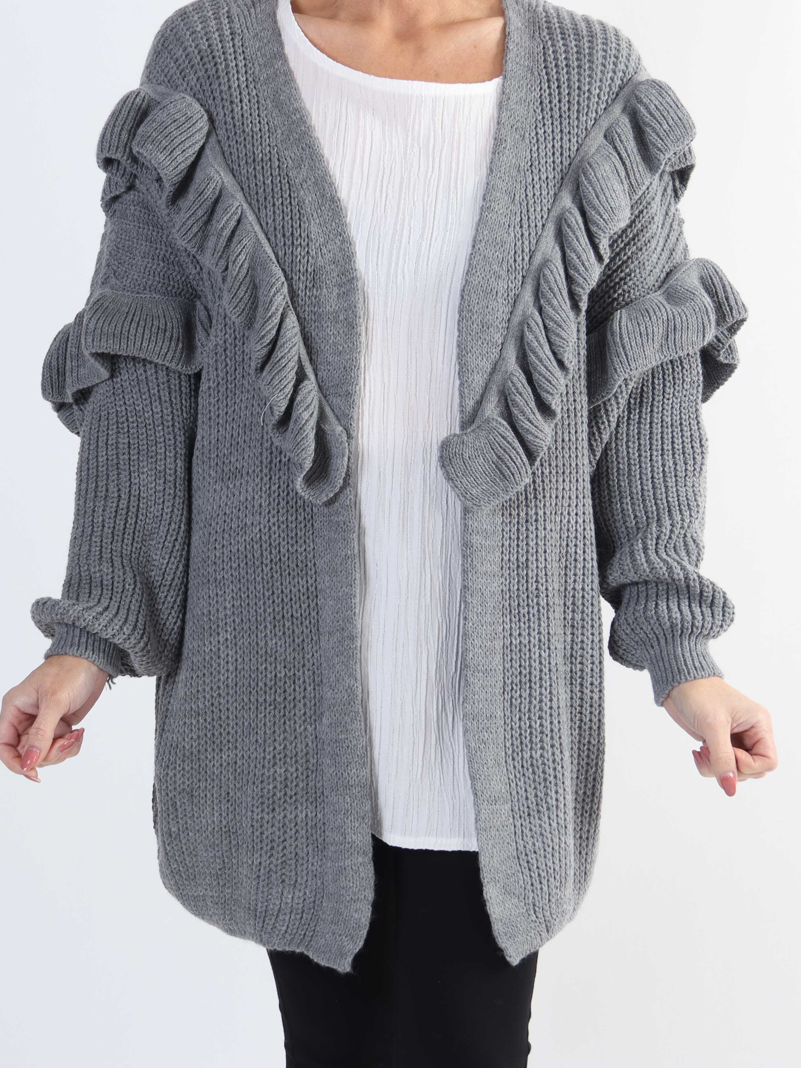 Ellis Cardigan - Lækker plus size strikcardigan med fine flæsedetaljer